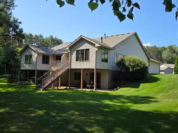5853 Oxboro AVE N, Stillwater, MN 55082