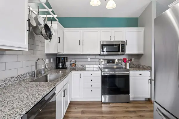 1272 Prairie View TRL, Farmington, MN 55024