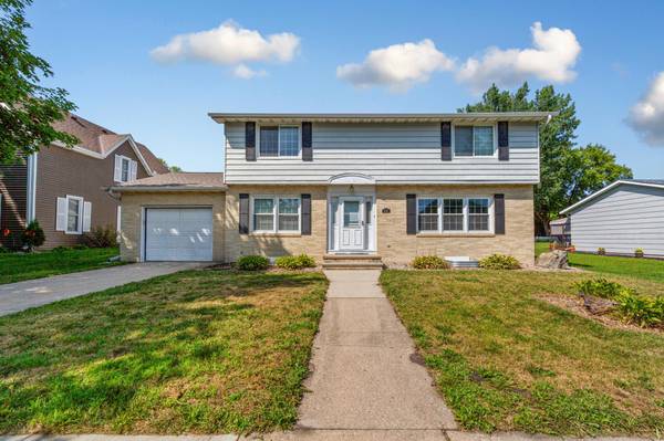 403 E Adams ST, Arlington, MN 55307