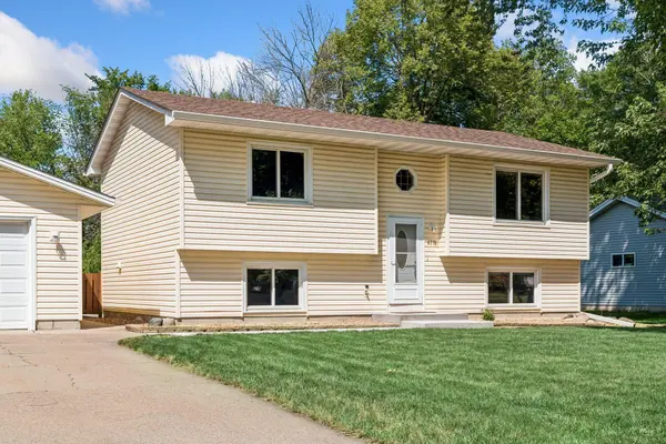6771 Maple DR, Rockford, MN 55373