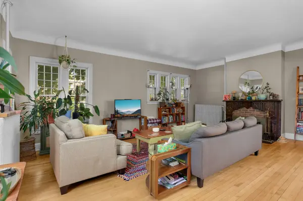 116 Lexington Pkwy N, Saint Paul, MN 55104