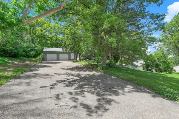 7435 Kurt ST, Loretto, MN 55357