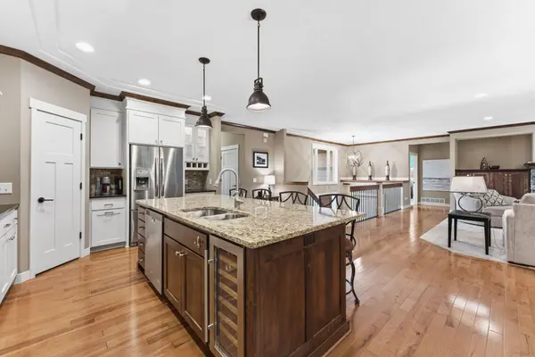 14886 Jeffers PASS NW, Prior Lake, MN 55372