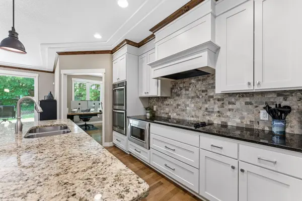 14886 Jeffers PASS NW, Prior Lake, MN 55372