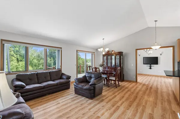 15117 Chicago AVE, Burnsville, MN 55306