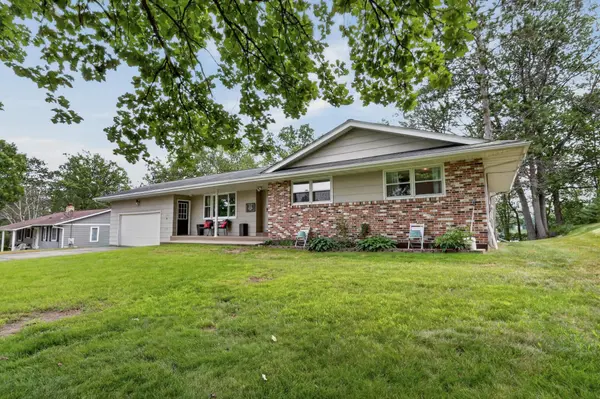 512 Hale Lake LN, Grand Rapids, MN 55744