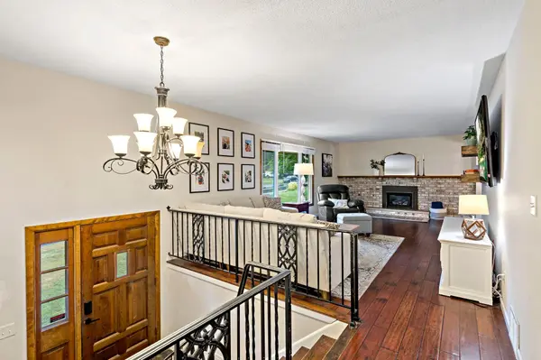12708 Parkwood DR, Burnsville, MN 55337