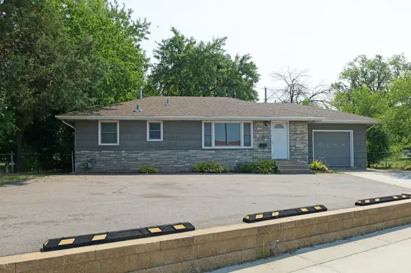 6206 Brooklyn BLVD, Brooklyn Center, MN 55429
