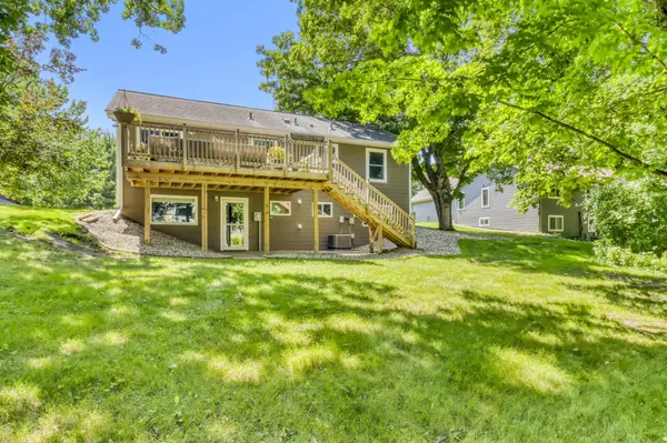 1047 Highwood CIR, Detroit Lakes, MN 56501