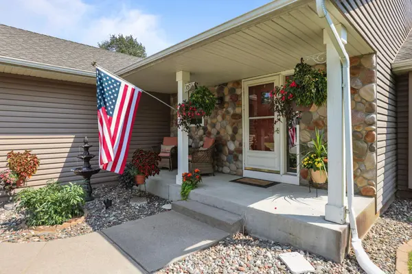 2828 90th LN NE, Blaine, MN 55449