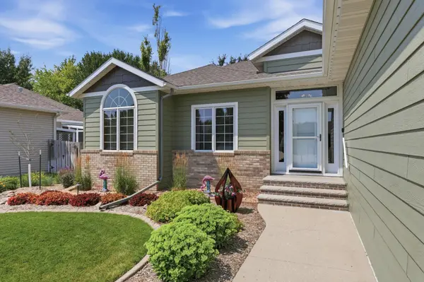 2040 Ruxton CT, West Fargo, ND 58078