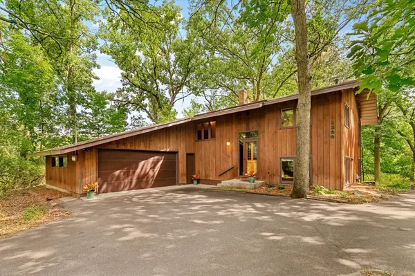 1200 Hallam AVE N, Mahtomedi, MN 55115