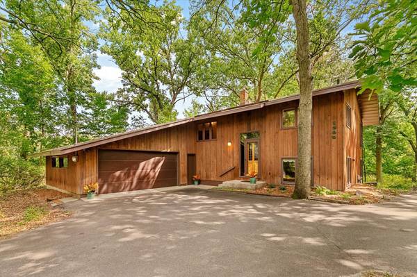 1200 Hallam AVE N, Mahtomedi, MN 55115