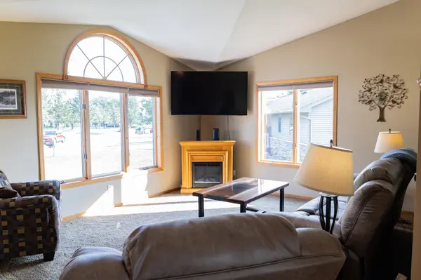 25 Benson DR S, Lewiston, MN 55952