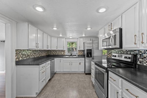 505 1st AVE NE, Byron, MN 55920