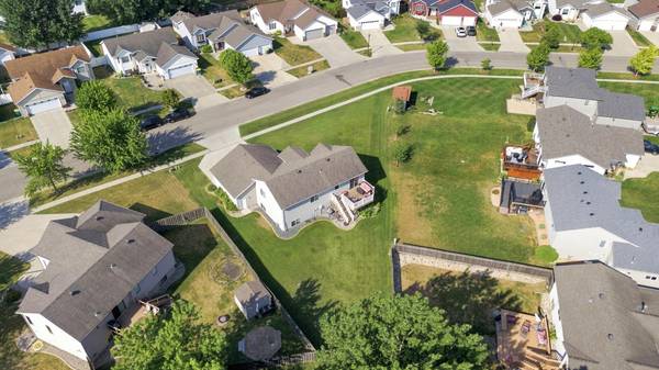 852 16th Avenue CT W, West Fargo, ND 58078