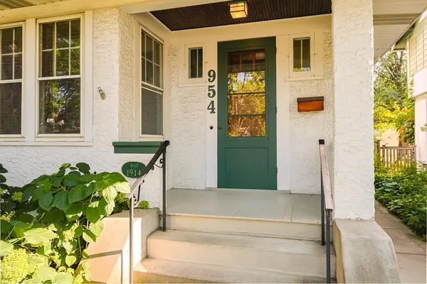 954 Fairmount AVE, Saint Paul, MN 55105