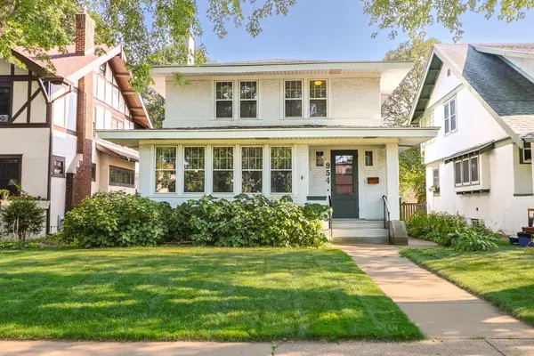 954 Fairmount AVE, Saint Paul, MN 55105