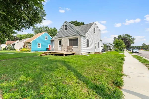 802 Center ST, North Mankato, MN 56003