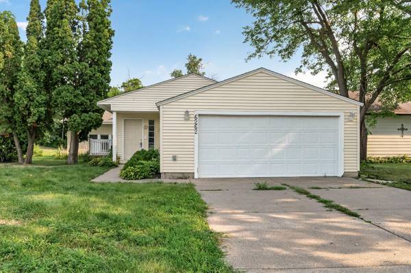 6262 7th ST N, Oakdale, MN 55128