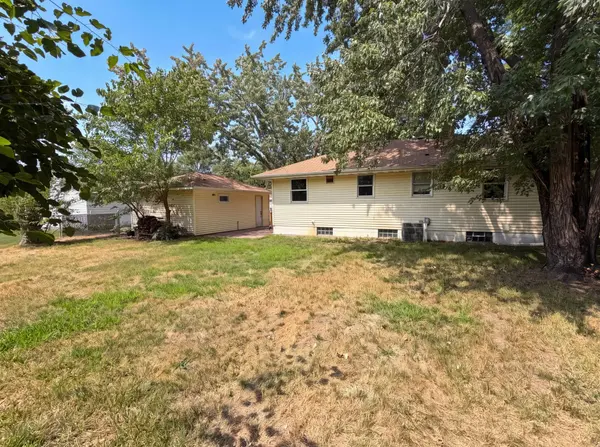 1710 Oakwood DR, Shoreview, MN 55126