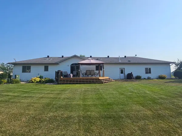 7580 Country Creek RD, Wahpeton, ND 58075