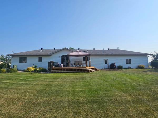 7580 Country Creek RD, Wahpeton, ND 58075