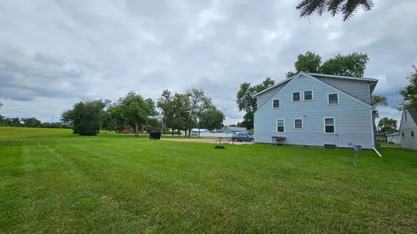 104 5th AVE S, Wahpeton, ND 58075