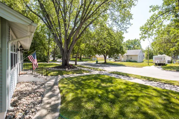 305 8th AVE E, Alexandria, MN 56308