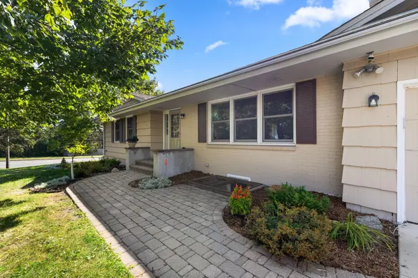 10112 Nord AVE S, Bloomington, MN 55437