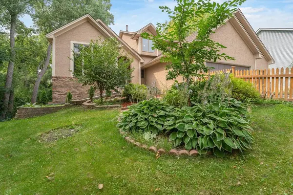 7087 Wellington LN N, Maple Grove, MN 55369