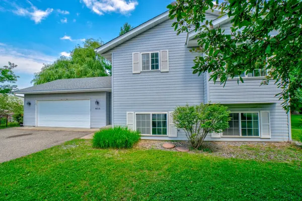 935 2nd Avenue SW, Forest Lake, MN 55025