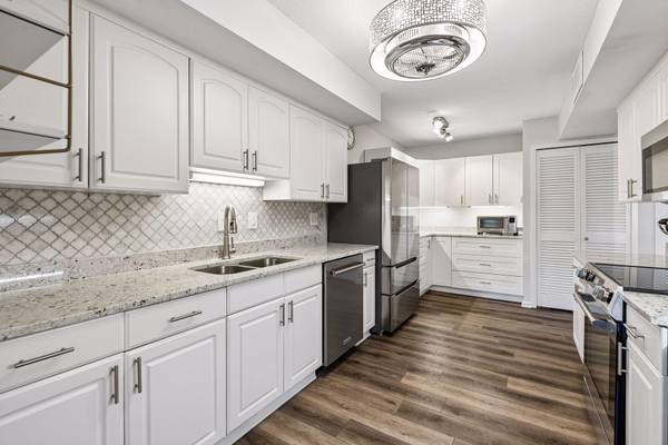 3412 Oak Ridge RD #308, Hopkins, MN 55305