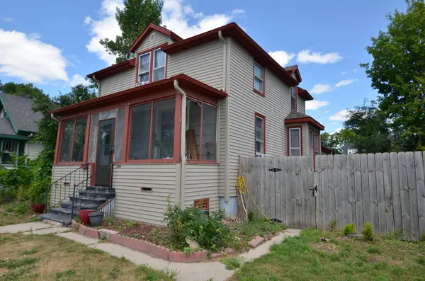 506 4th ST S, Moorhead, MN 56560