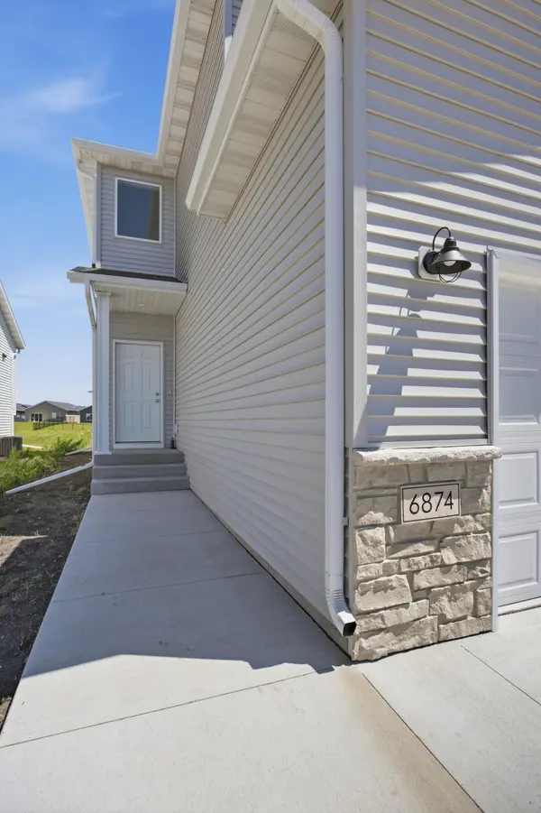 6874 Joseph ST, Horace, ND 58047