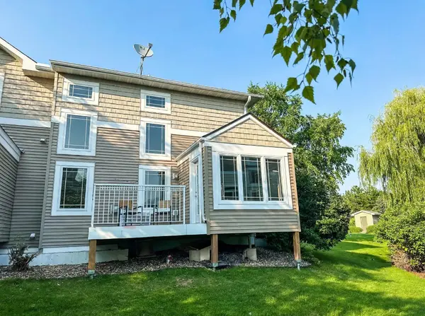 5080 Yuma LN N, Plymouth, MN 55446