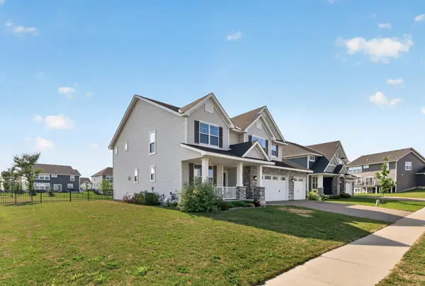 8384 Yearling TRL, Woodbury, MN 55129
