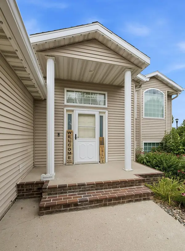 1502 Baywood DR, West Fargo, ND 58078