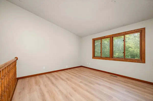 6702 Kara DR, Eden Prairie, MN 55346