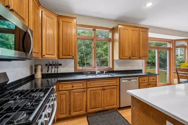 4172 Cashell GLN, Eagan, MN 55122