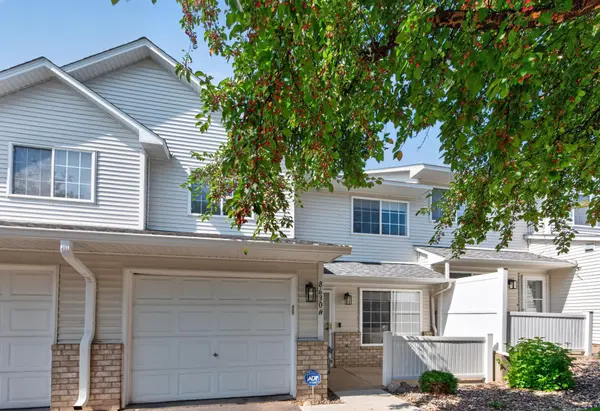 8630 Quarry Ridge LN #H, Woodbury, MN 55125