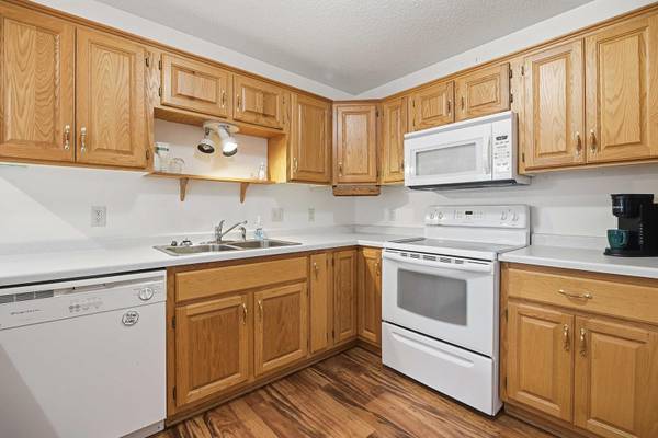 702 Sunset LN, Mora, MN 55051