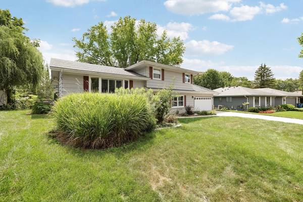 4541 Heritage Hills CIR, Bloomington, MN 55437