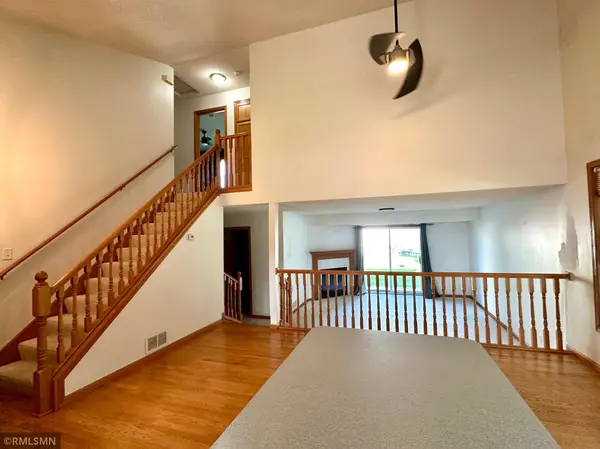 1567 Dublin CT, Shakopee, MN 55379