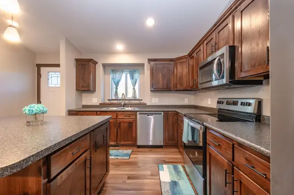 92 Birch AVE, Alexandria, MN 56308
