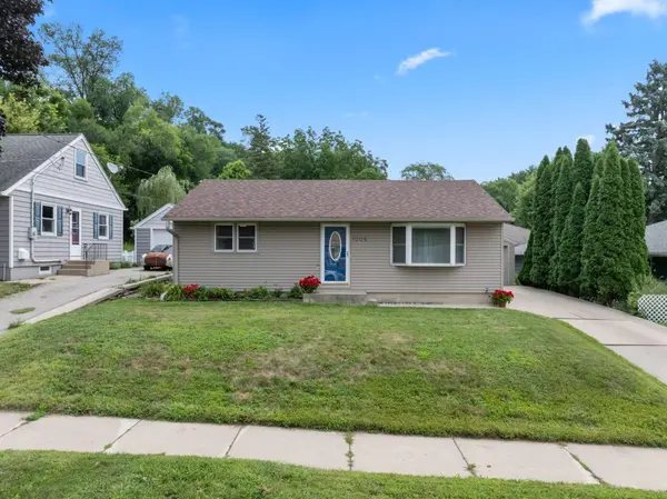 1004 14th AVE NE, Rochester, MN 55906