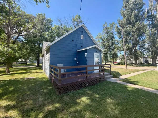 251 3rd AVE N, Casselton, ND 58012