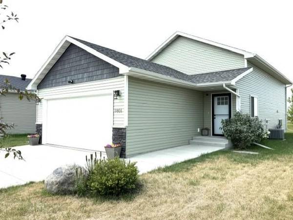 1801 19th ST N, Wahpeton, ND 58075