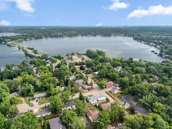 2930 Bay ST, Wayzata, MN 55391