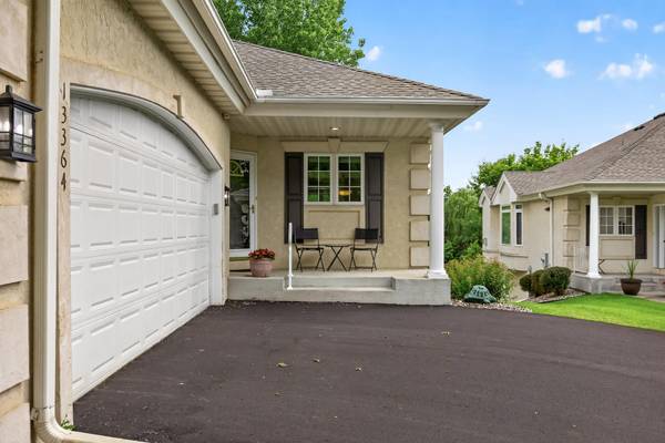 13364 Hummingbird DR, Apple Valley, MN 55124